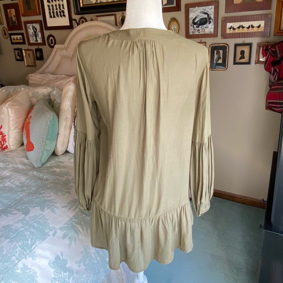 RO&DE Olive Color Peasant/Hi-Low Blouse, Long Sleeve - Picture 4 of 9